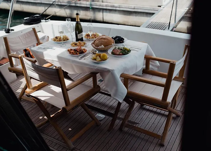 Bb Boat Lady A Janov