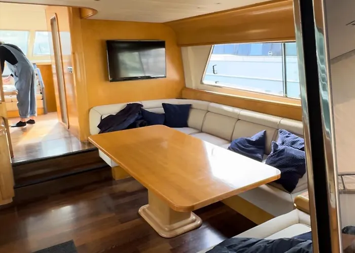 Bb Boat Lady A Janov